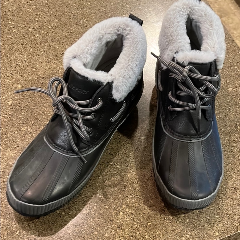 JSport by Jambu Black and Gray Winter Rain Boots with Fluffy Lining